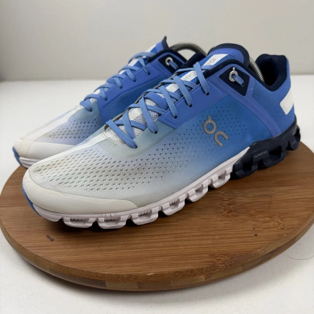 ON Running CloudFlow 3 Blue and White Sneakers W11 or M9.5 - Picture 3 of 9